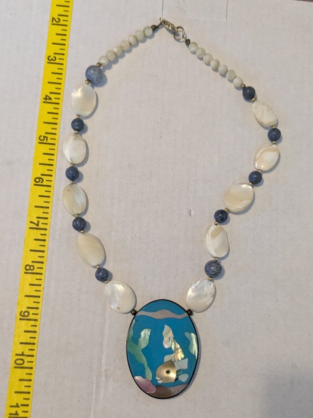 Vintage Inlaid MOP Mother of Pearl Oval Fish Pendant Beaded Necklace